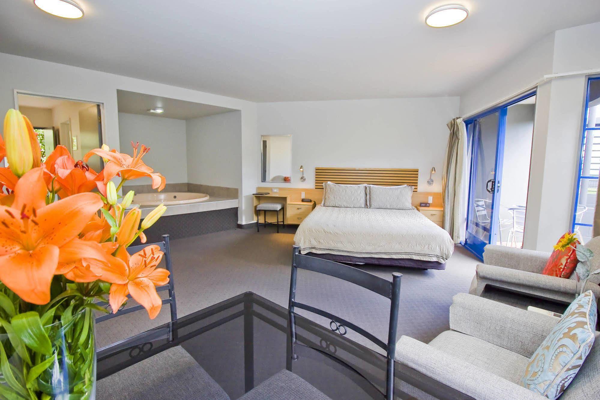 Clearwater Motor Lodge Taupo Bagian luar foto